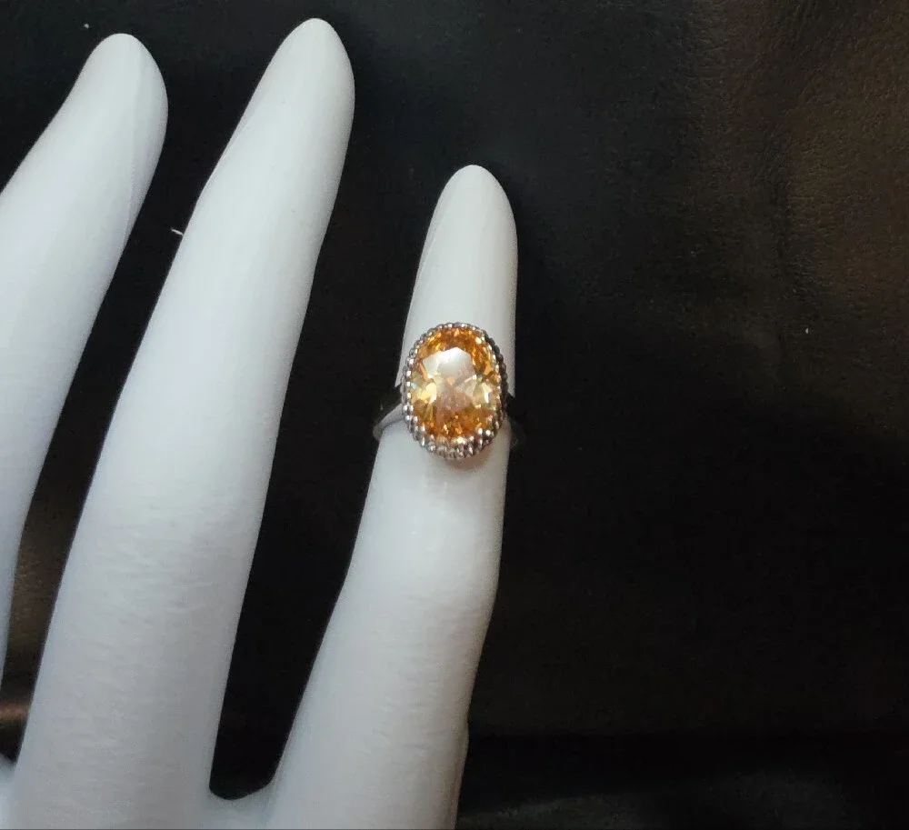 N/A elegant gold
